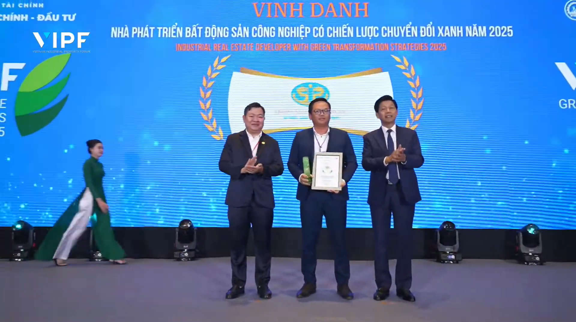 Hoàng Quân Bình Thuận được vinh danh “Nhà phát triển bất động sản công nghiệp có chiến lược phát triển xanh 2025” tại VIPF Green Future Awards